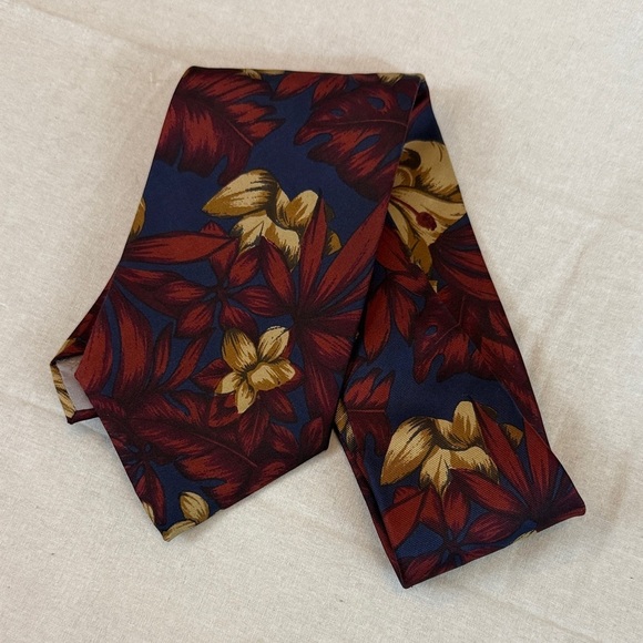 Christian Dior 100% Silk Bold Floral Tie in Red and Gold